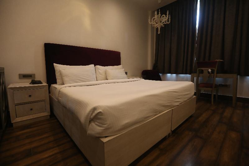 Satvik By Chhabra Hotel Ню Делхи Екстериор снимка