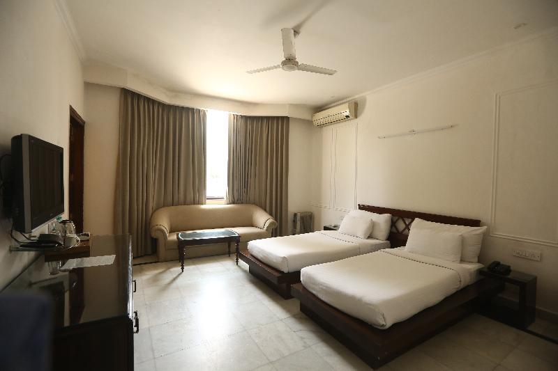 Satvik By Chhabra Hotel Ню Делхи Екстериор снимка